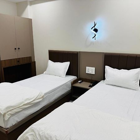 Hotel Fun N Food Bhuj Dış mekan fotoğraf