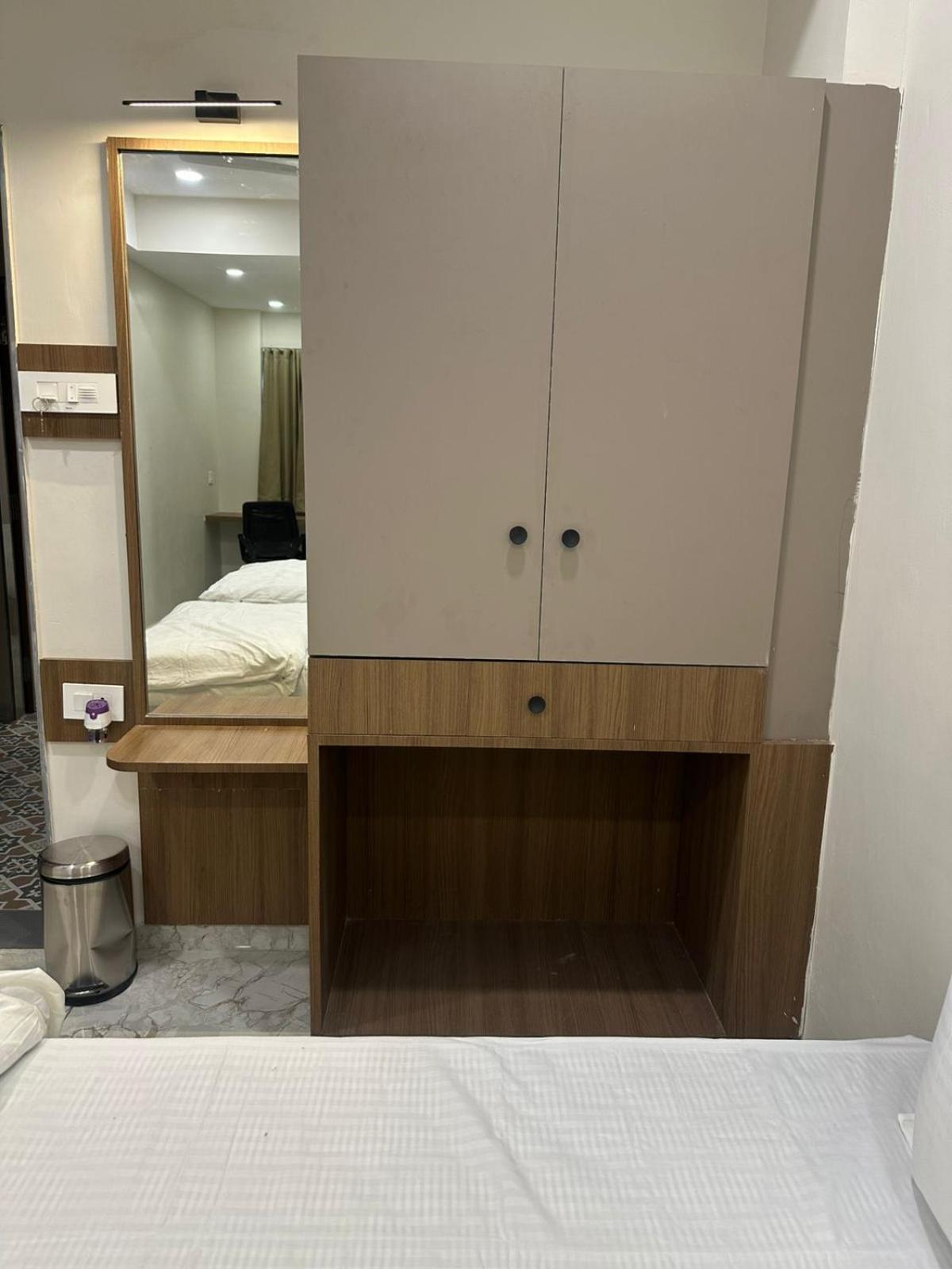 Hotel Fun N Food Bhuj Dış mekan fotoğraf