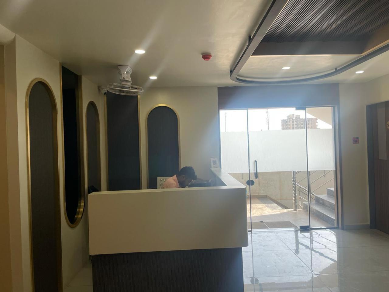 Hotel Fun N Food Bhuj Dış mekan fotoğraf